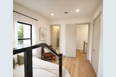 7 Pierce Ave, Jersey City, NJ 07307 - Photo 5
