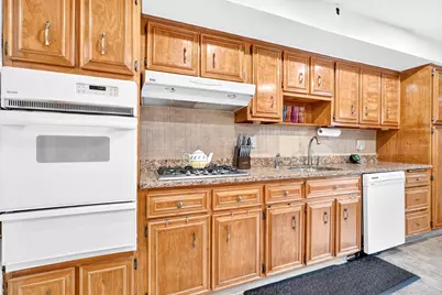 51 Boyd Ave, Jersey City, NJ 07304 - Photo 15