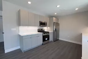 207 39th St, Union City, NJ 07087 - Photo 3