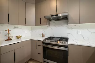 70 Bowers St, Jersey City, NJ 07307 - Photo 9