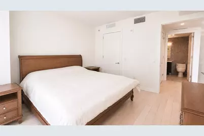 155 Bay St #1005, Jersey City, NJ 07302 - Photo 5