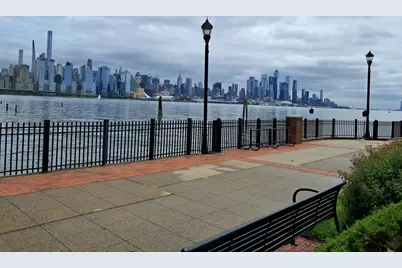 411 Newburgh Ct #411, West New York, NJ 07093 - Photo 1