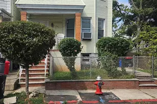 17 Bayside Pl, Jersey City, NJ 07305 - Photo 3