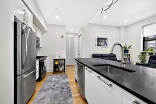 4 Beacon Way, Jersey City, NJ 07304 - Photo 3