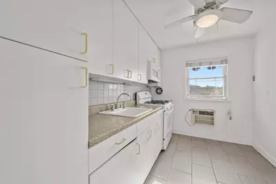 26 Briarwood Rd #2, Jersey City, NJ 07305 - Photo 5