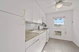 26 Briarwood Rd, Jersey City, NJ 07305 - Photo 5