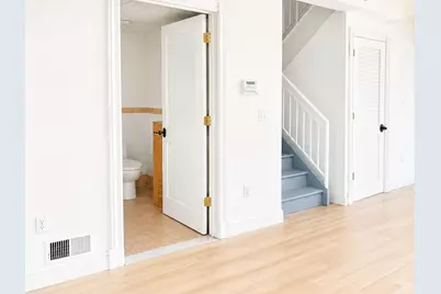300 Communipaw Ave #302, Jersey City, NJ 07304 - Photo 5