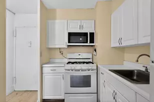 135 Montgomery St, Jersey City, NJ 07302 - Photo 13