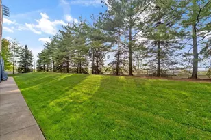 3 Greenwich Dr, Jersey City, NJ 07305 - Photo 33