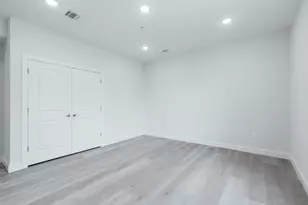 144 Bergen Ave, Jersey City, NJ 07305 - Photo 29