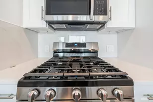 32 Jones St, Jersey City, NJ 07306 - Photo 9