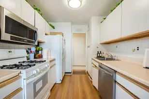 6040 Blvd E, West New York, NJ 07093 - Photo 7
