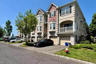 64 Mallard Pl, Secaucus, NJ 07094 - Photo 13