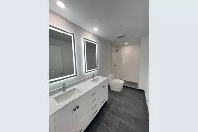 141 Christopher Columbus Dr #2, Jersey City, NJ 07302 - Photo 11