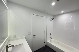 141 Christopher Columbus Dr, Jersey City, NJ 07302 - Photo 23
