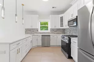366 Whiton St, Jersey City, NJ 07304 - Photo 3