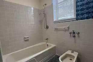 401 70th St, Guttenberg, NJ 07093 - Photo 9