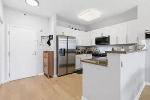 4 Constellation Pl, Jersey City, NJ 07305 - Photo 11