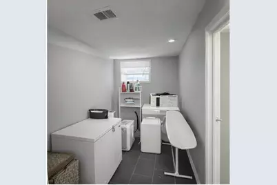 48 Danforth Ave, Jersey City, NJ 07305 - Photo 15