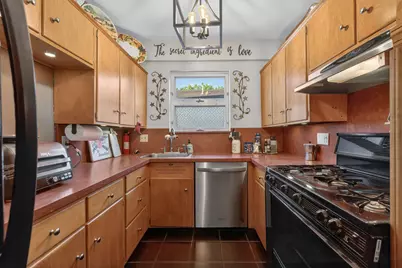 795 Avenue C #202, Bayonne, NJ 07002 - Photo 9