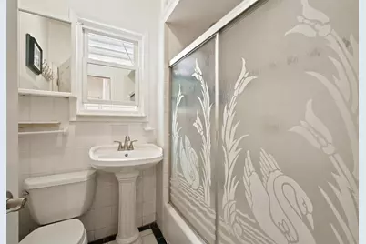 243 Jewett Ave, Jersey City, NJ 07304 - Photo 5