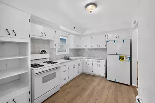 41 Edwards Ct, Bayonne, NJ 07002 - Photo 9