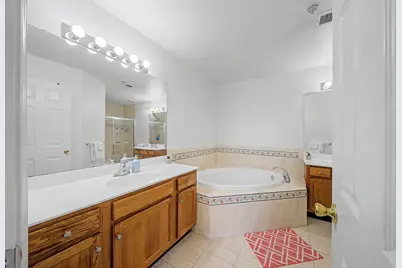 180 Blue Heron Dr #180, Secaucus, NJ 07094 - Photo 25