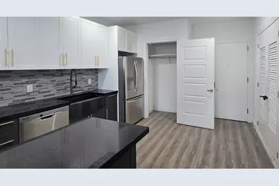 211 Baldwin Ave #403, Jersey City, NJ 07306 - Photo 17