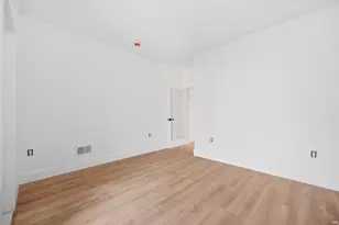 291 New York Ave, Jersey City, NJ 07307 - Photo 15