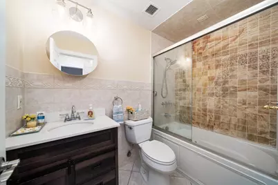 201 Shearwater Ct West #33, Jersey City, NJ 07305 - Photo 5
