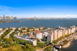 110 Shearwater Ct E, Jersey City, NJ 07305 - Photo 15