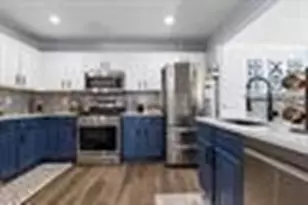 25 Bayside Dr, Bayonne, NJ 07002 - Photo 7