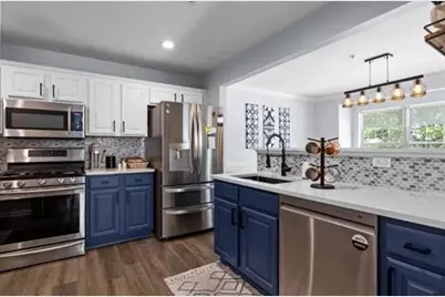 25 Bayside Dr, Bayonne, NJ 07002 - Photo 5