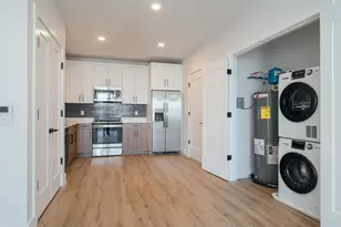 67 Dr Martin L King Blvd, Newark, NJ 07104 - Photo 3