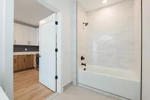 67 Dr Martin L King Blvd, Newark, NJ 07104 - Photo 9