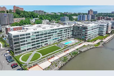 9 Somerset Lane #202, Edgewater, NJ 07020 - Photo 1