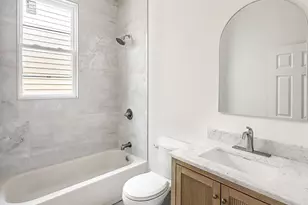 132 Bayview Ave, Jersey City, NJ 07305 - Photo 11