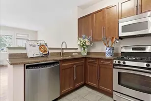 4 Constellation Pl, Jersey City, NJ 07305 - Photo 3
