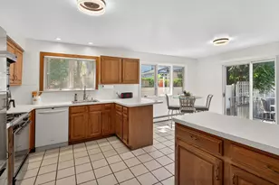 126 West 33rd St, Bayonne, NJ 07002 - Photo 7