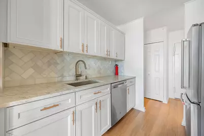 100 Manhattan Ave #910, Union City, NJ 07087 - Photo 21