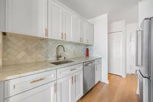 100 Manhattan Ave, Union City, NJ 07087 - Photo 21