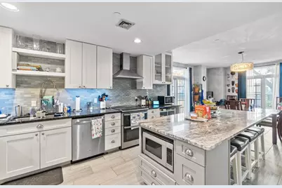 206 Shearwater Ct West #11, Jersey City, NJ 07304 - Photo 7