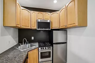 82 Manhattan Ave, Jersey City, NJ 07307 - Photo 9