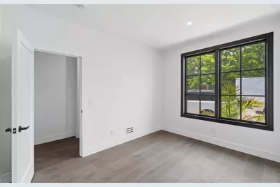 9 Minerva St #1, Jersey City, NJ 07304 - Photo 3
