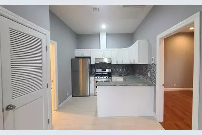 100 Griffith St #3R, Jersey City, NJ 07307 - Photo 3