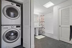 300 Communipaw Ave, Jersey City, NJ 07304 - Photo 17