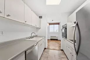 100 Manhattan Ave, Union City, NJ 07087 - Photo 9