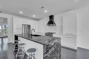 8 Creekside Ct, Secaucus, NJ 07094 - Photo 5