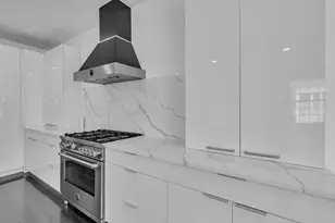 8 Creekside Ct, Secaucus, NJ 07094 - Photo 9