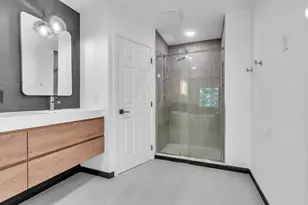 8 Creekside Ct, Secaucus, NJ 07094 - Photo 27